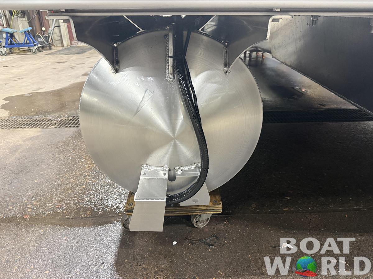 2026 Bentley Pontoons Legacy 220 Swingback 