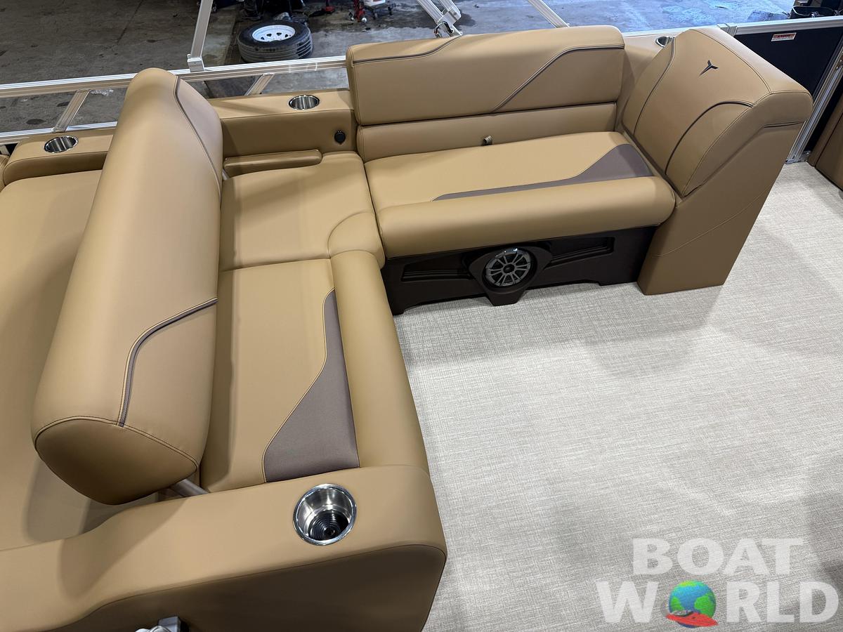 2027 Tahoe Sport VRB SE 2385 Swingback & 4-Stroke $35995