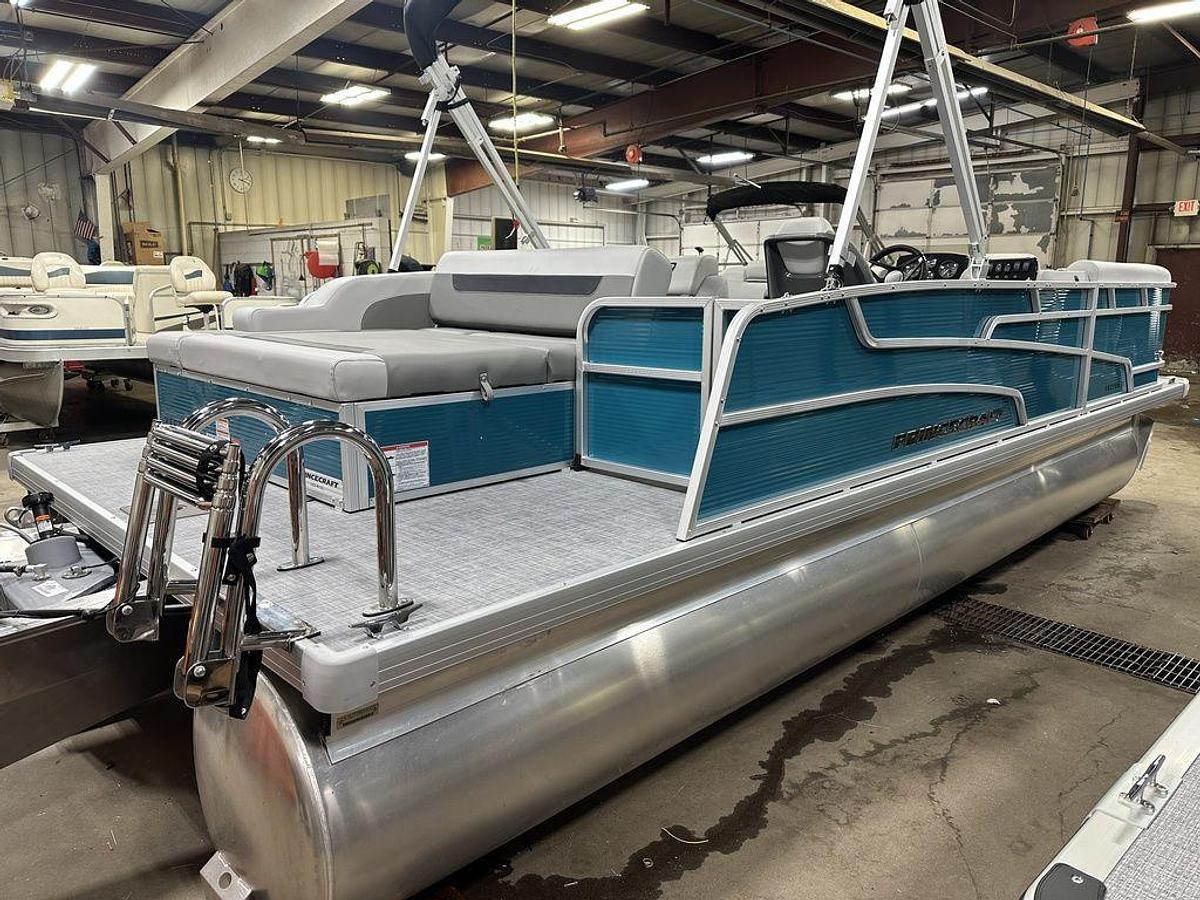 2025 Princecraft Vectra 23 RL Swingback Lounge Pontoon & Mercury 4-Stroke EFI