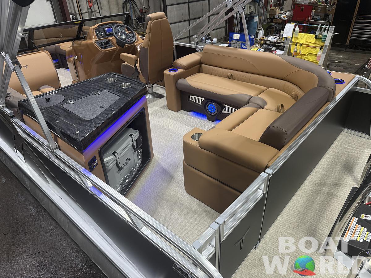 2026 Tahoe Pontoons LTZ 2385 Elite Windshield Tritoon