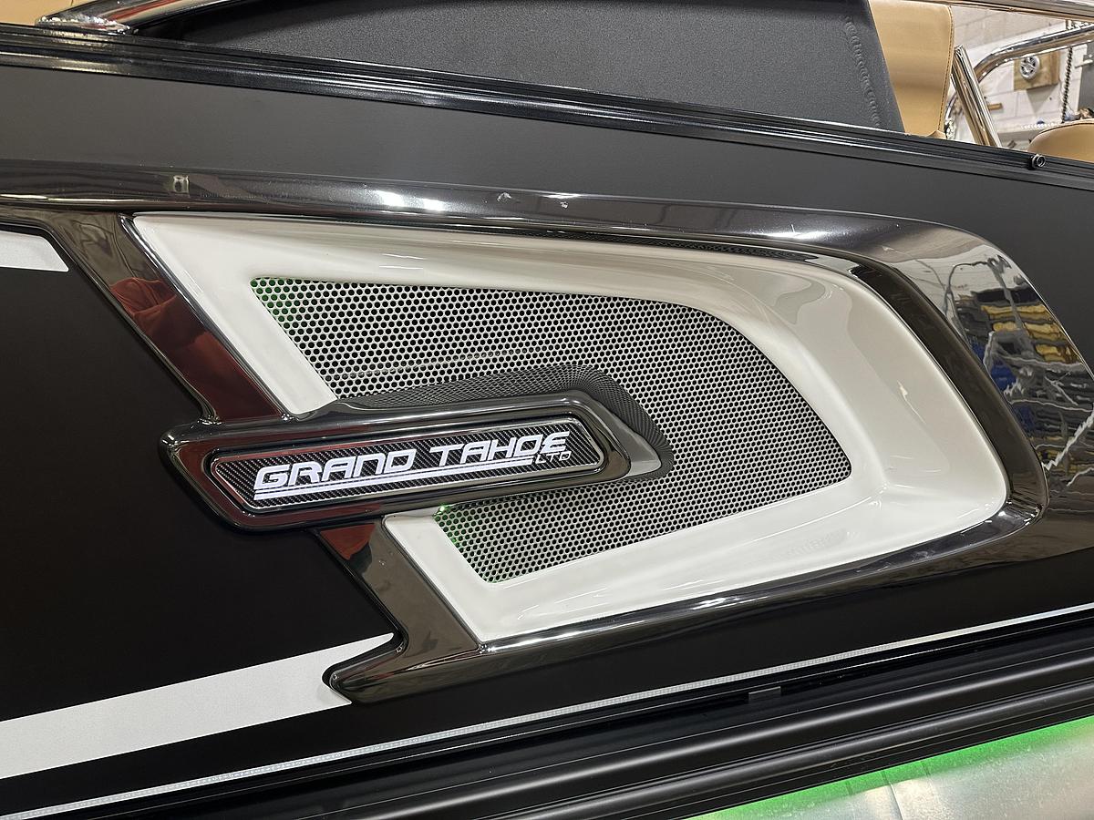 2025 Tahoe Pontoons Grand Tahoe 2585 Quad Lounge Windshield Tritoon & Mercury 400HP V10