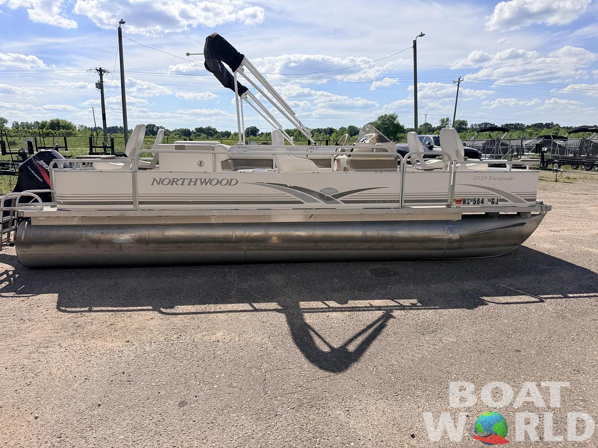 Used 2002 Northwoods 2223 Escapade & 40HP Mercury Bigfoot 4Stroke -$13,995