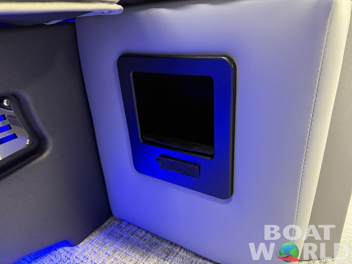 2025 Tahoe Pontoons Cascade 2385 Elite Cruise Tritoon & Honda 4-Stroke EFI