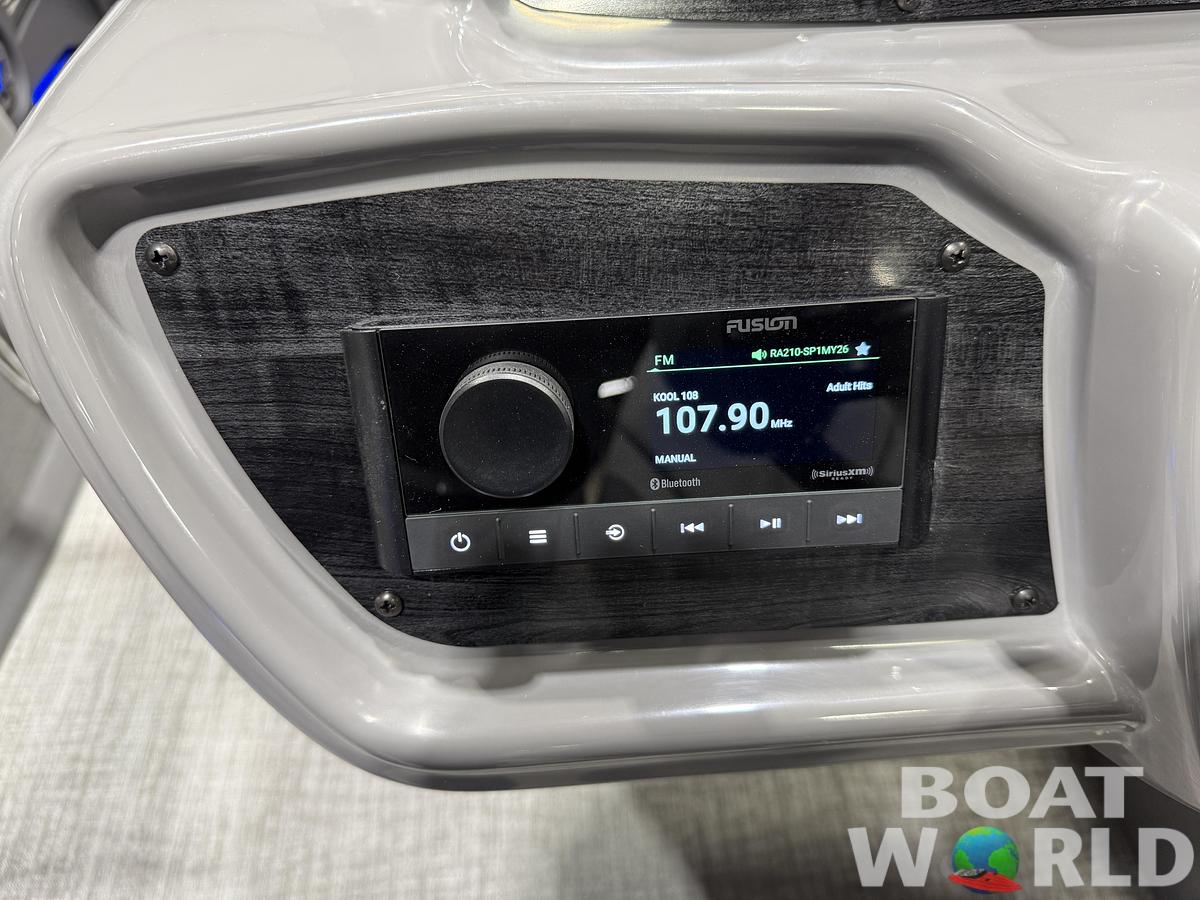 2026 Tahoe Pontoons LTZ 2385 Elite Windshield Tritoon