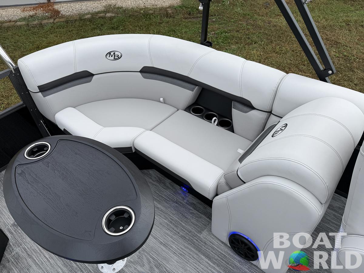 2026 Montego Bay 8522 Quad Lounge Tritoon 