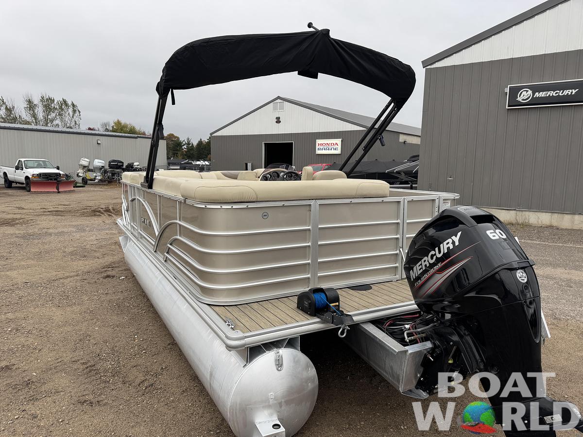 Used 2018 Sylvan Mirage 820 Cruise