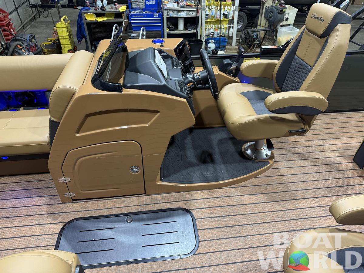 2026 Bentley Pontoons Elite 223 Swingback Tritoon