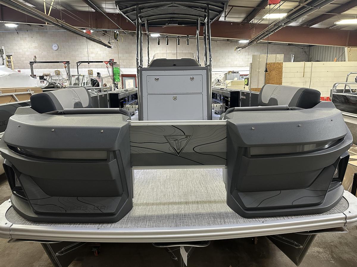 2025 Tahoe Pontoons GEOfish CRF 2585 Tritoon & 225HP Outboard