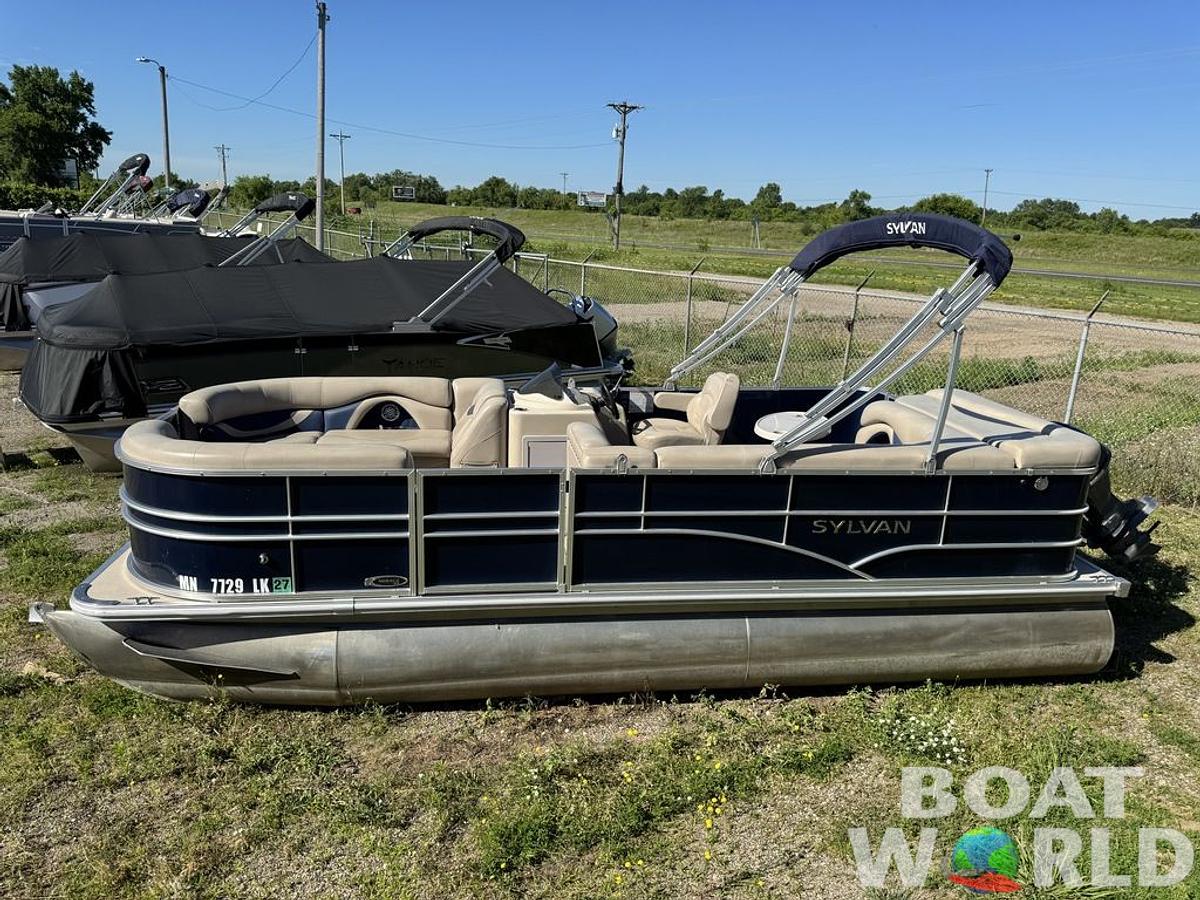 Used 2016 Sylvan 820 Cruise Pontoon