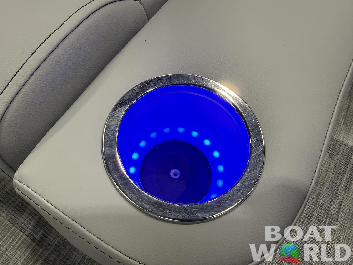 2026 Bentley Pontoons Legacy 220 Swingback