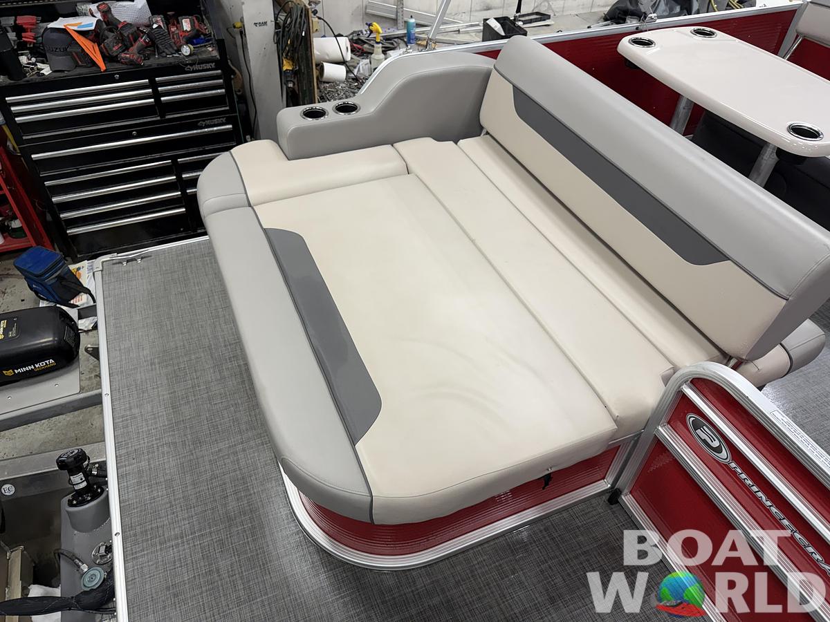 Used 2021 Princecraft Vectra 23 RL Dinette Swingback Pontoon & 115HP