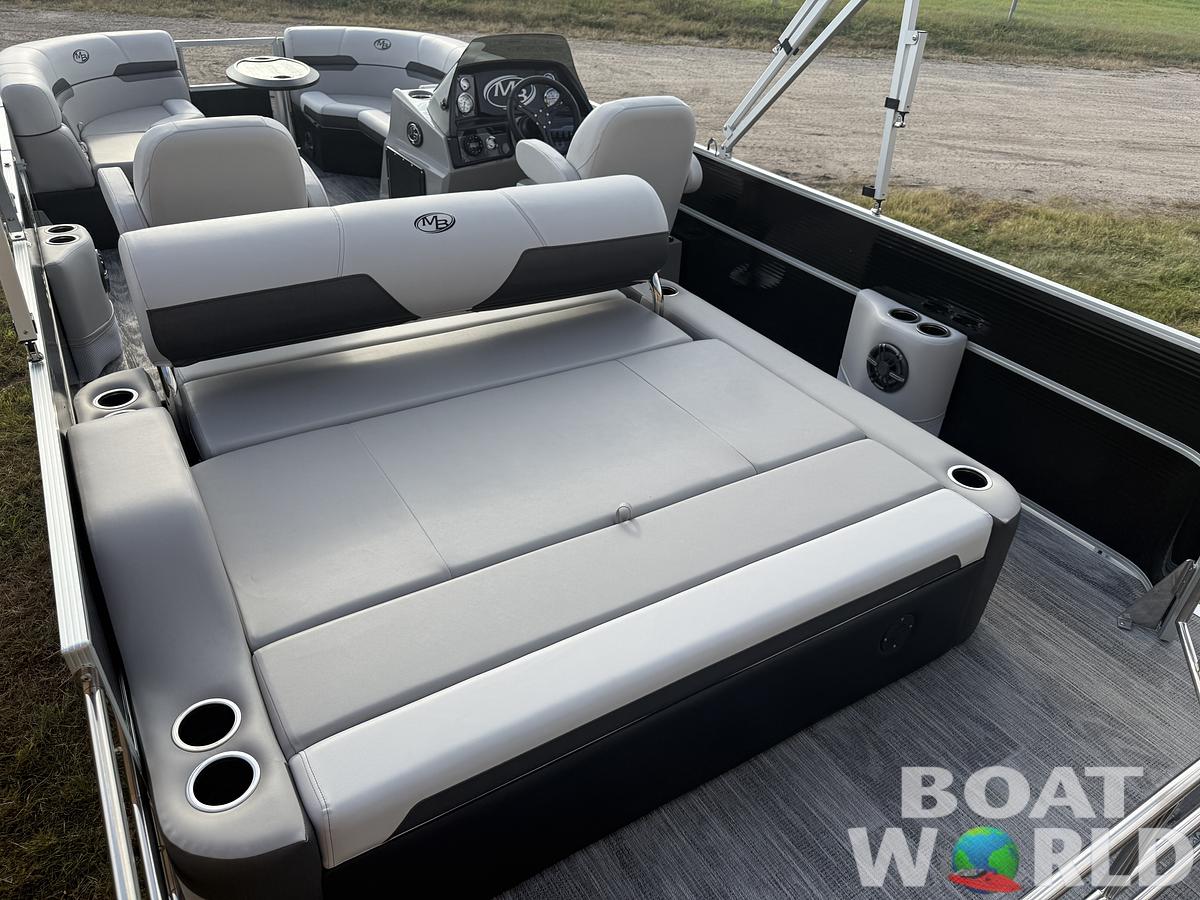 2026 Montego Bay 8522 Swingback Deluxe Pontoon