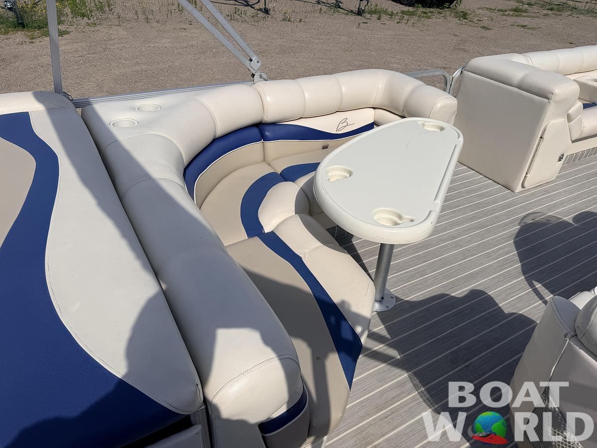 Used 2000 Bennington 2275 LX & 50HP Mercury 4Stroke -$12,995