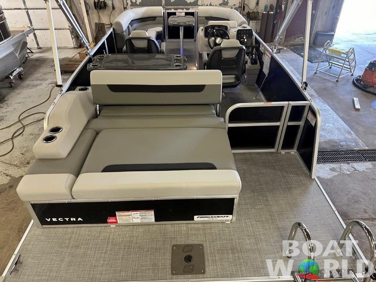 2025 Princecraft Vectra 21 RL SS Swingback Pontoon & Mercury 4-Stroke EFI