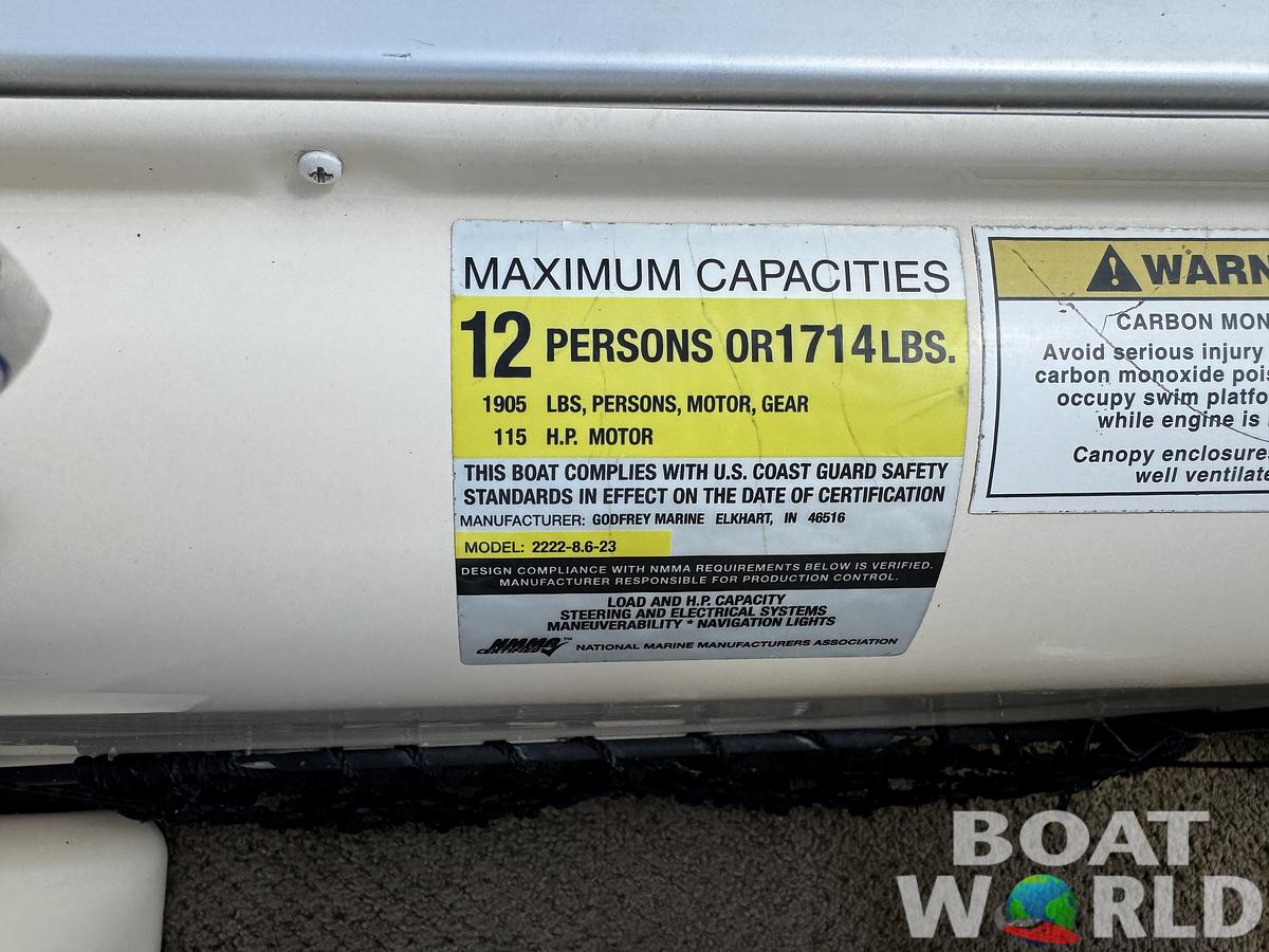 Used 2004 Sweetwater 2222 DF Pontoon WITH SEA LEGS