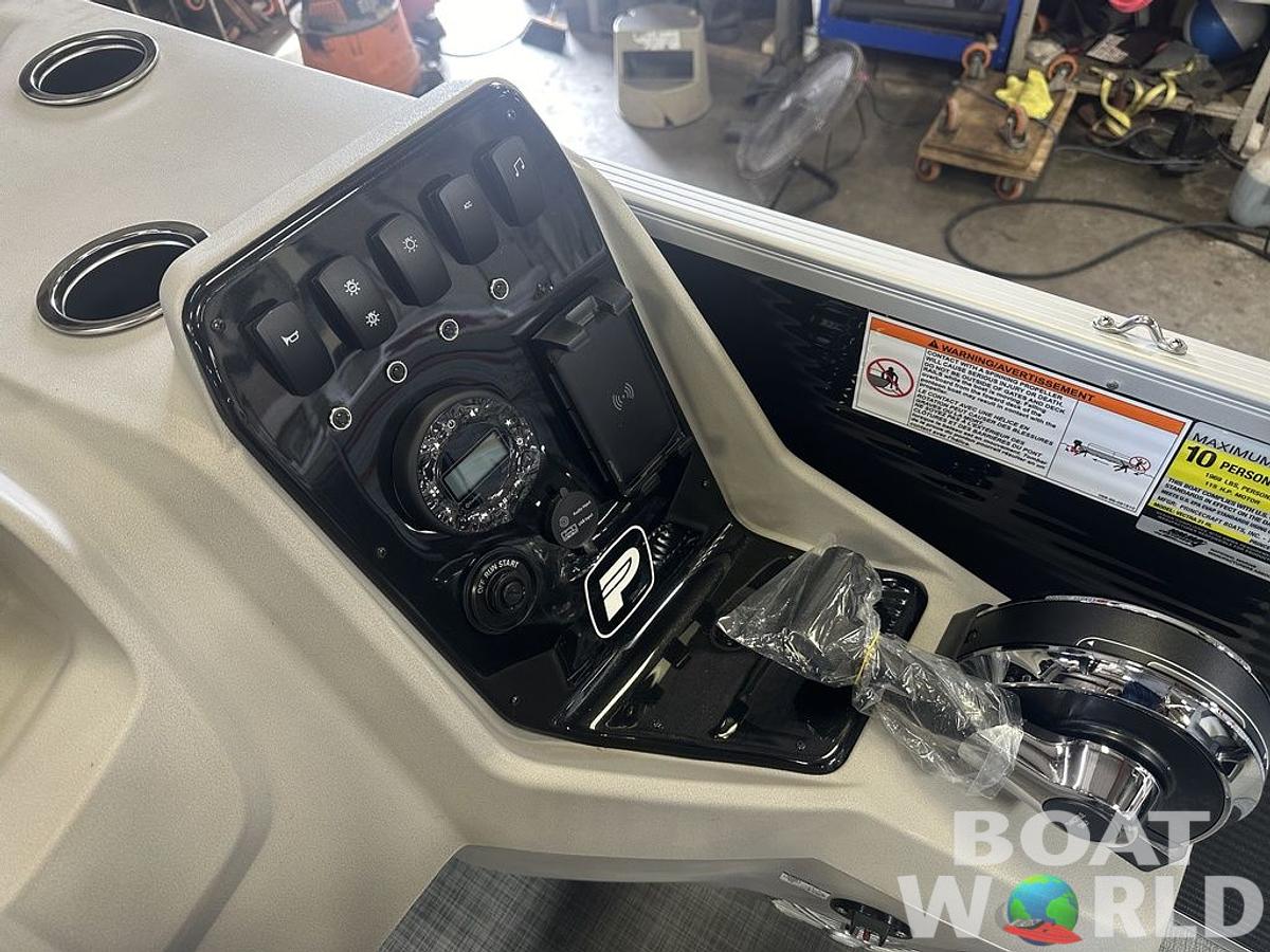 2025 Princecraft Vectra 21 RL Lounge Swingback & Mercury 4-Stroke EFI