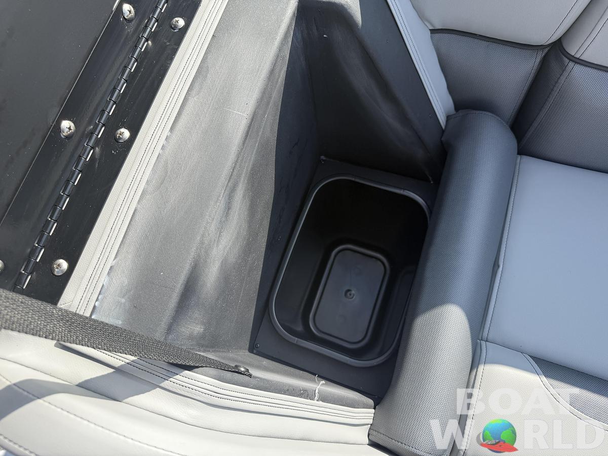 2026 Bentley Pontoons Legacy 223 Swingback Tritoon & Honda 4-Stroke EFI