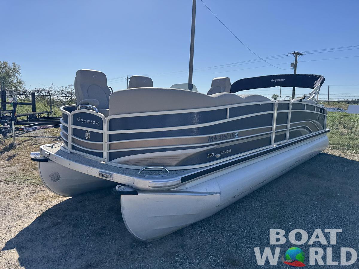 Used 2013 Premier 250 Intrigue Pontoon with 140HP Suzuki Fourstroke EFI