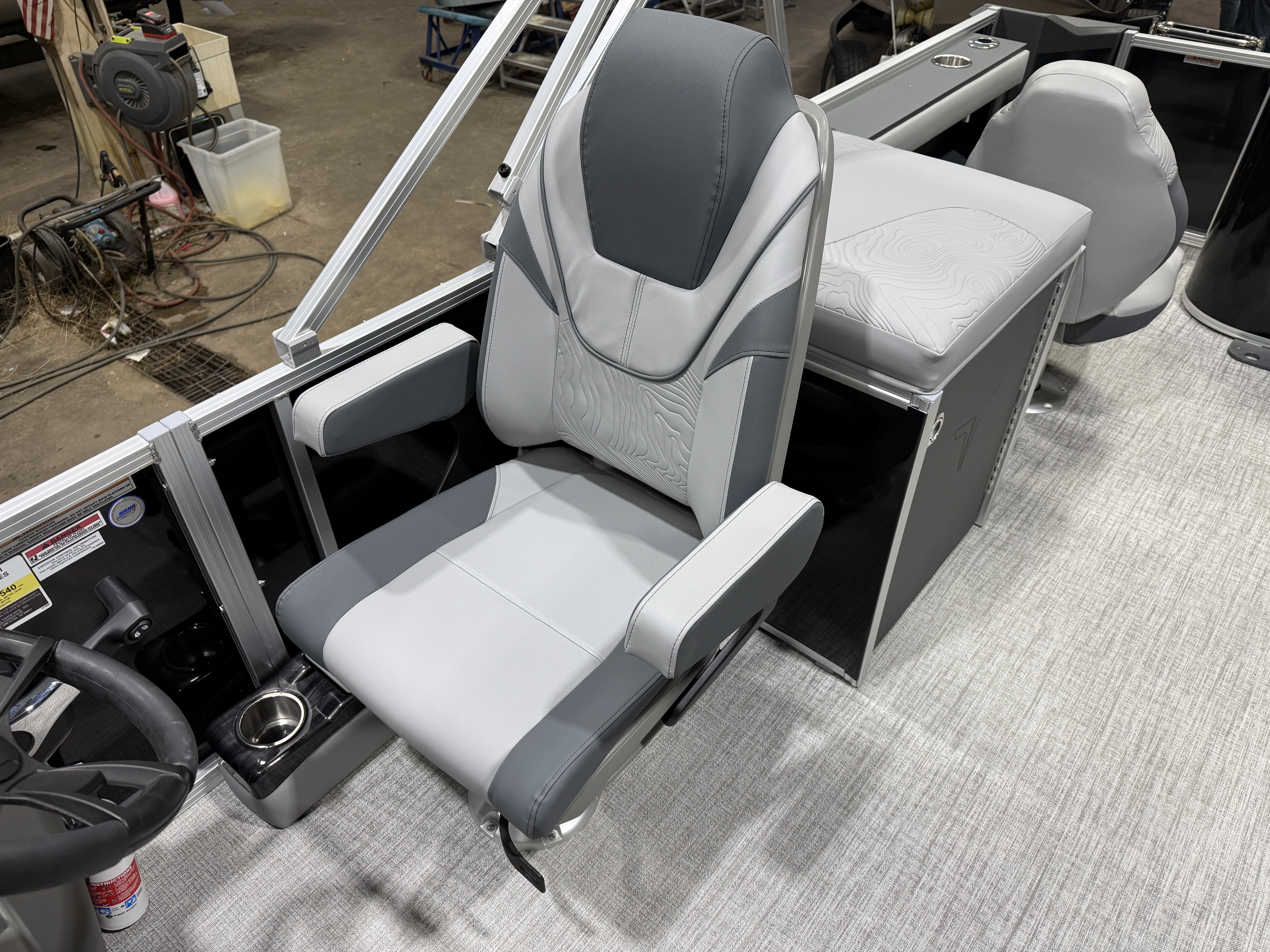 2026 Tahoe Pontoons GEOfish 2385 Rear Fish 
