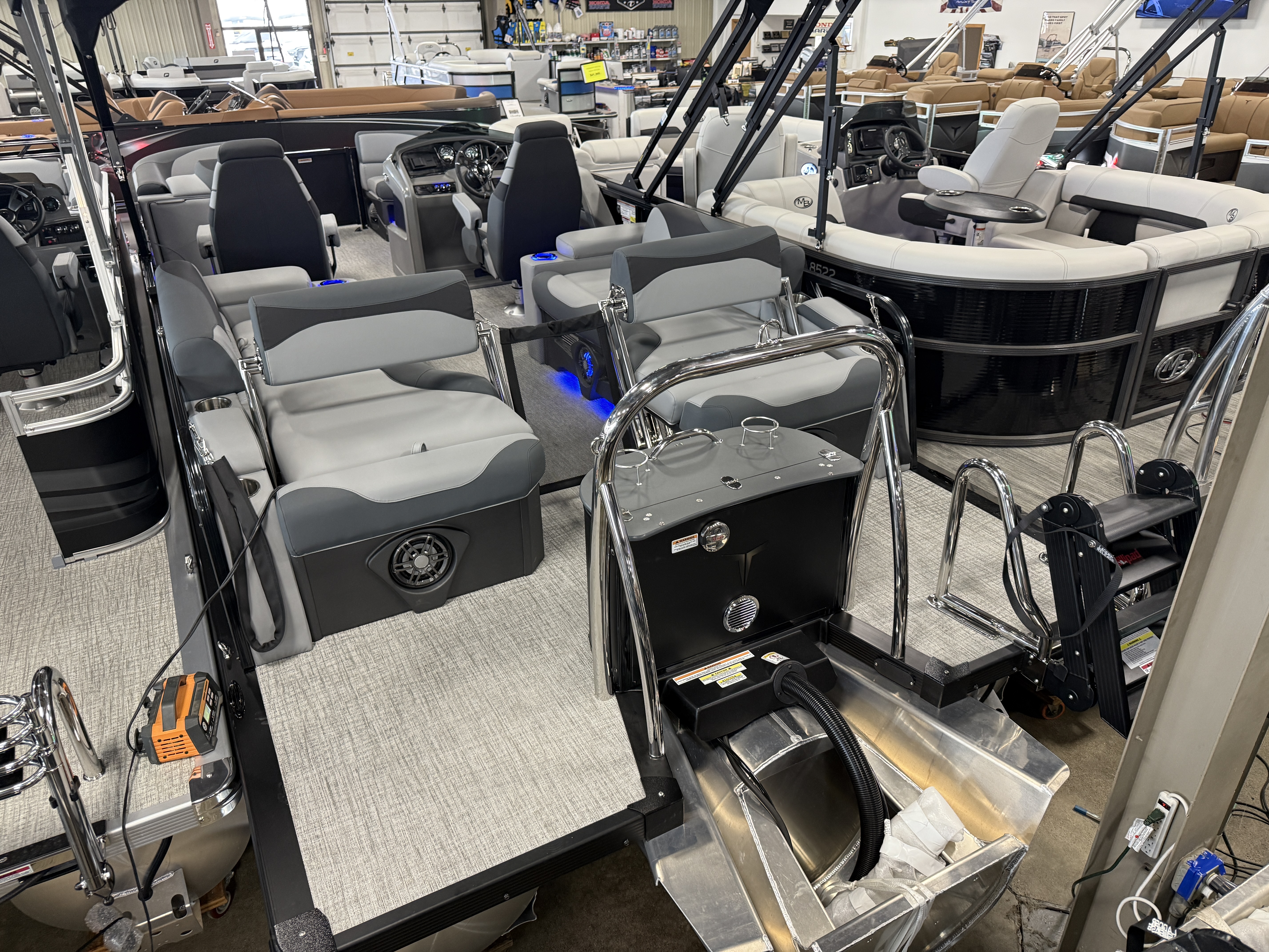 2027 Tahoe LTZ 300HP QLS 2385 Tritoon $71,995