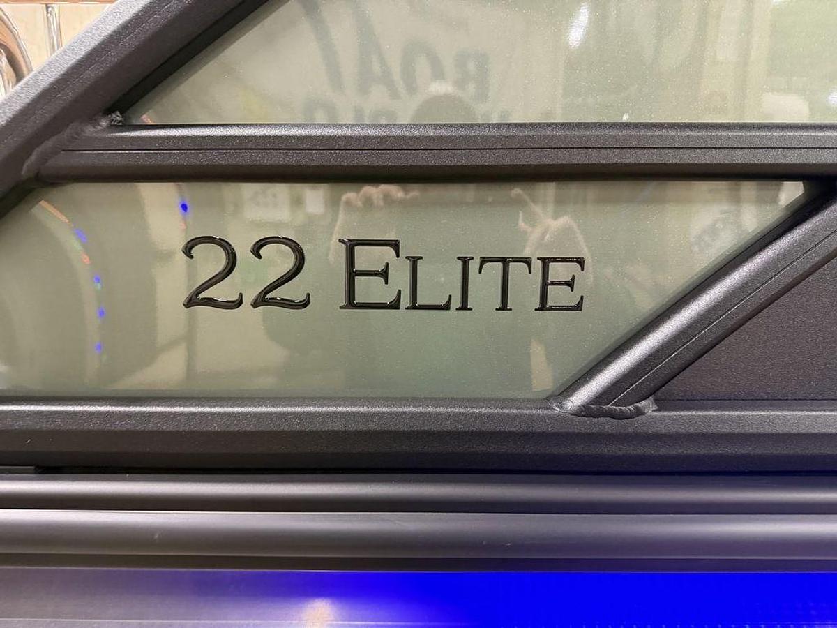 2025 Bentley Pontoons Elite 223 Swingback Tritoon & Honda 4-Stroke EFI