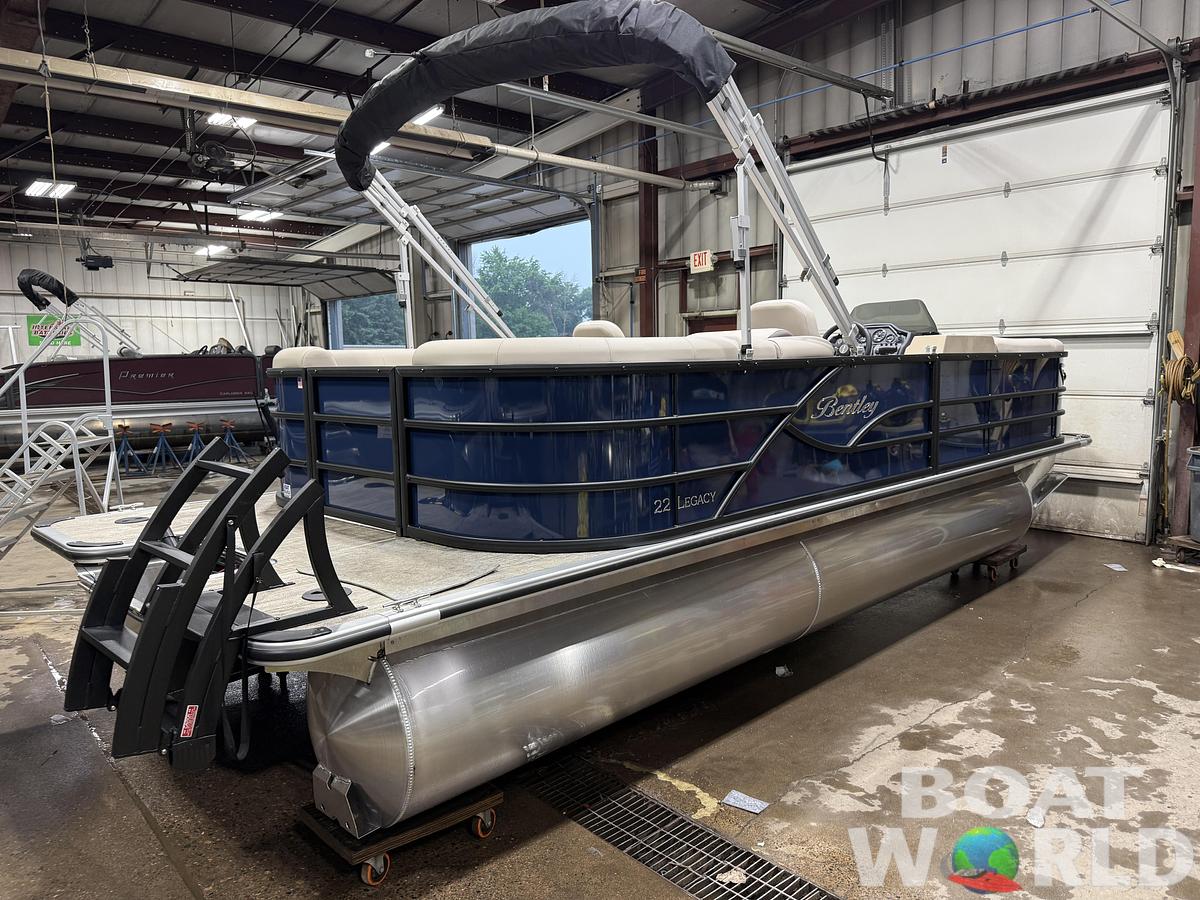 2026 Bentley Legacy 220 Navigator Quad Lounge Pontoon $36995