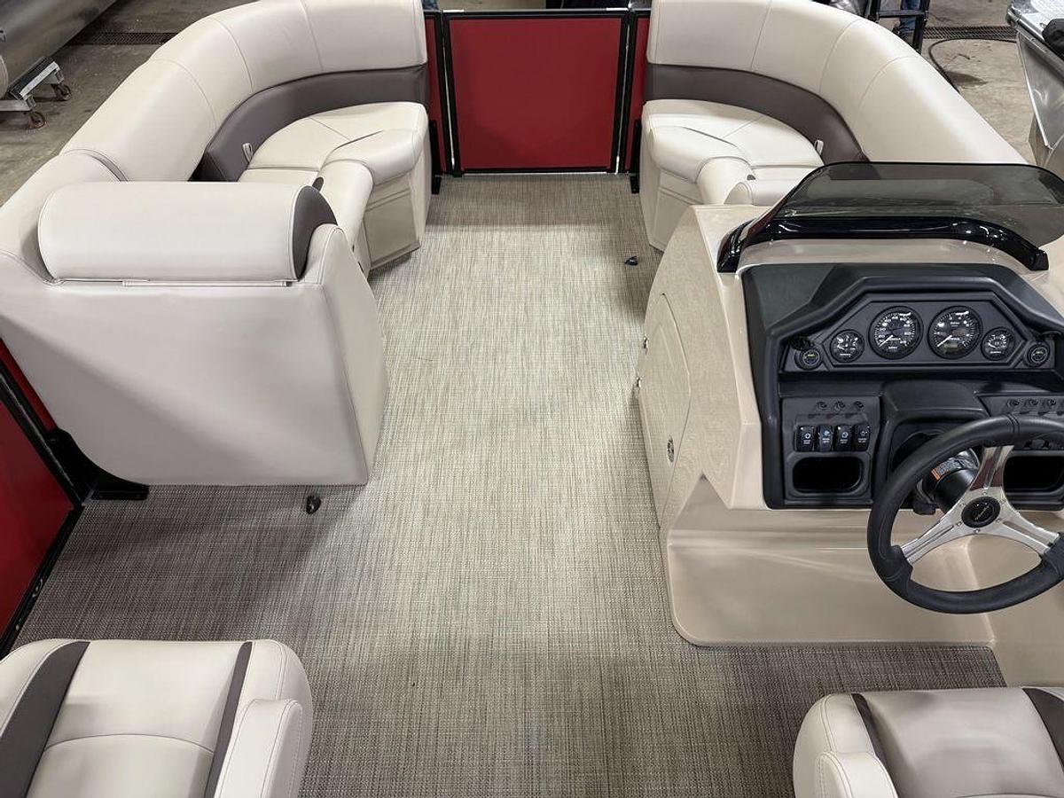 2025 Bentley Pontoons Legacy 200 Navigator Quad Lounge & Honda 4-Stroke EFI