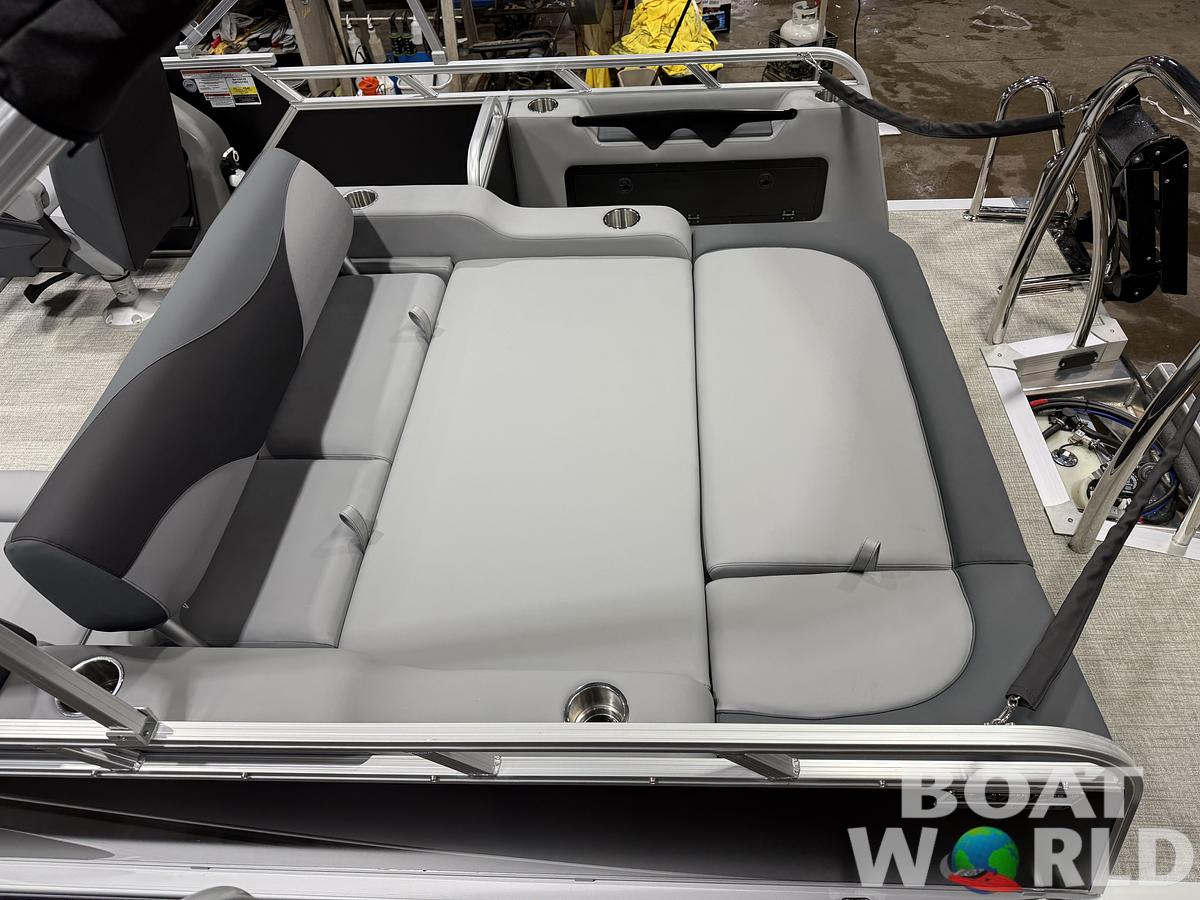 2027 Tahoe LTZ 2385 VRB SE Swingback Pontoon $42995
