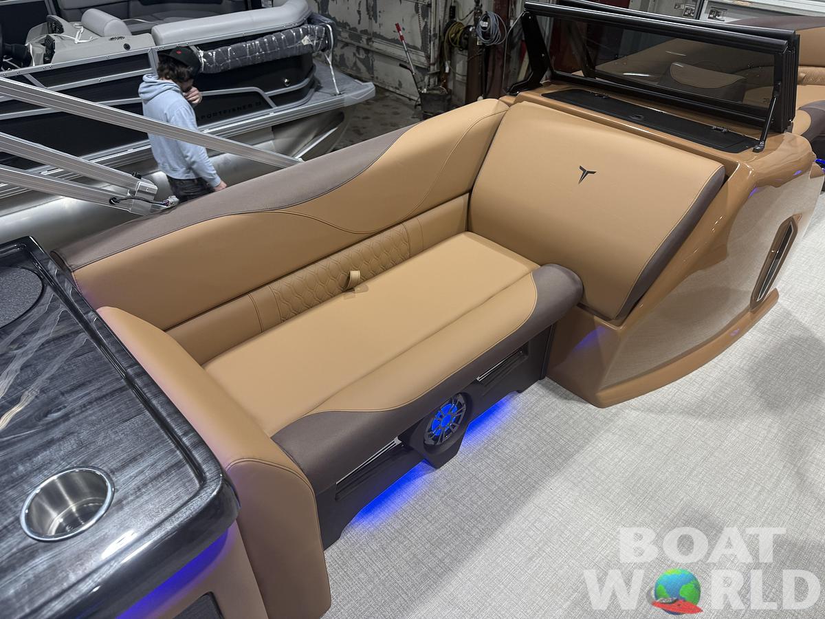 2026 Tahoe Pontoons LTZ 2385 Elite Windshield Tritoon