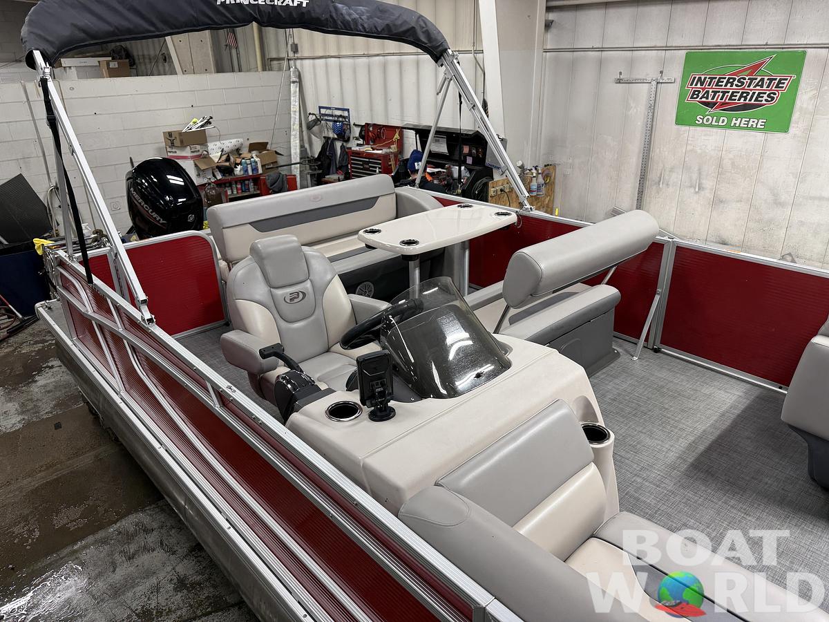 Used 2021 Princecraft Vectra 23 RL Dinette Swingback Pontoon & 115HP