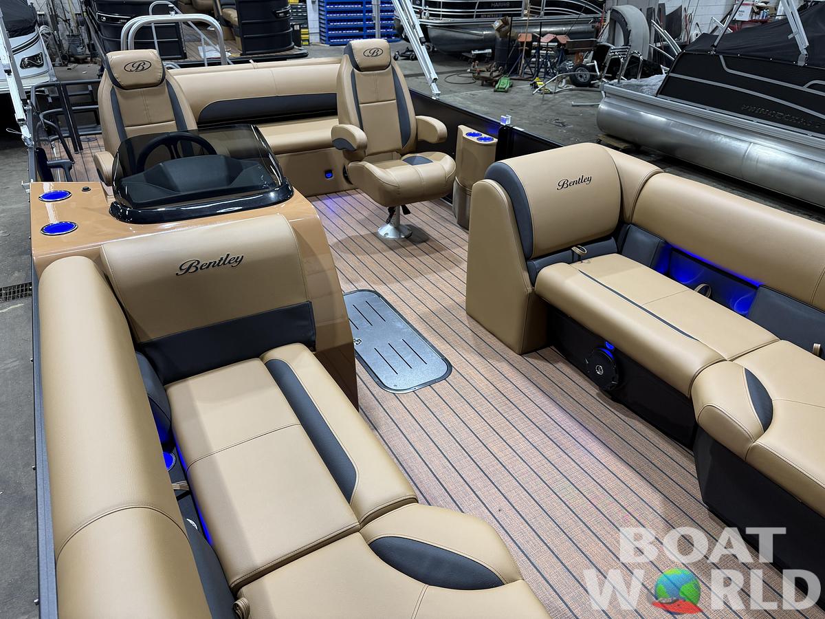 2026 Bentley Pontoons Legacy 223 Swingback Tritoon 