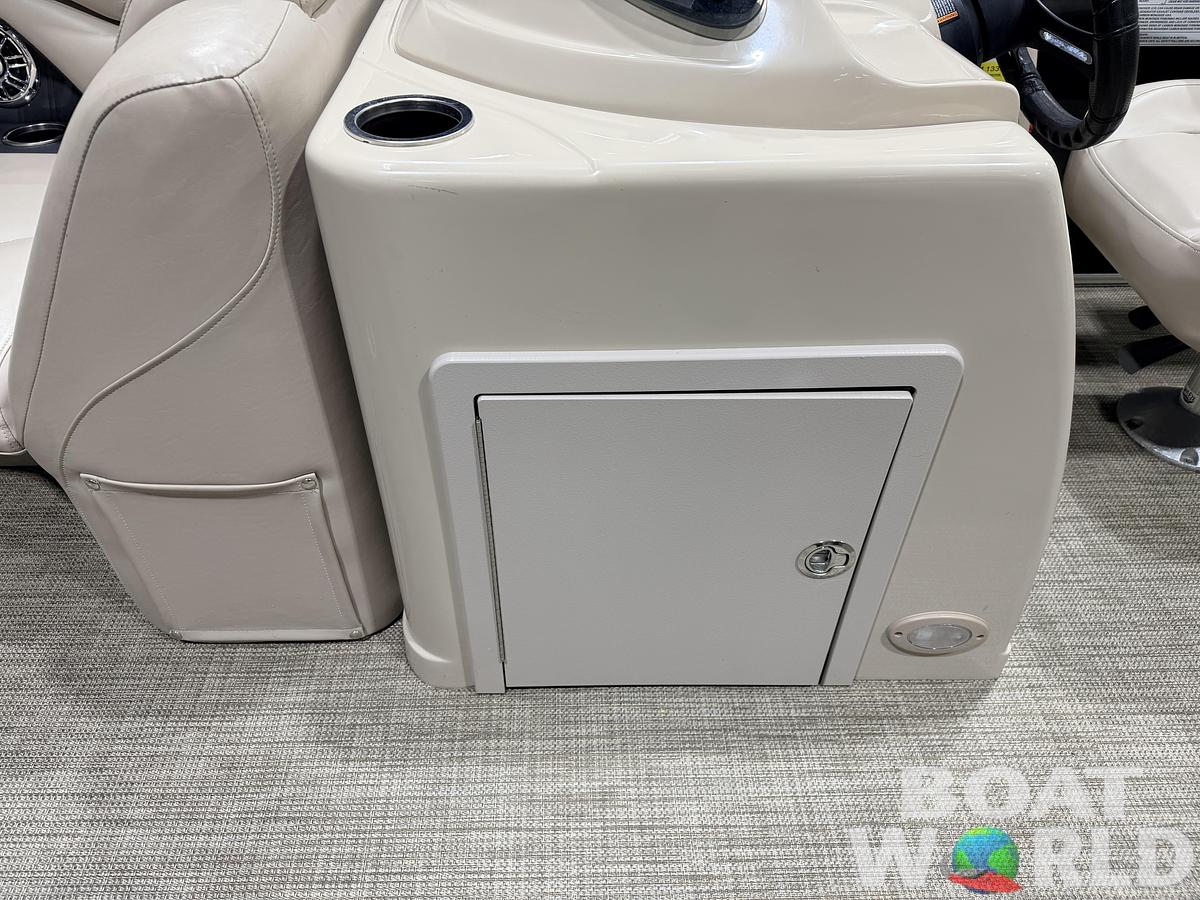 Used 2016 Sylvan Mirage 822 LZ & 50HP Yamaha 4Stroke - $21,995