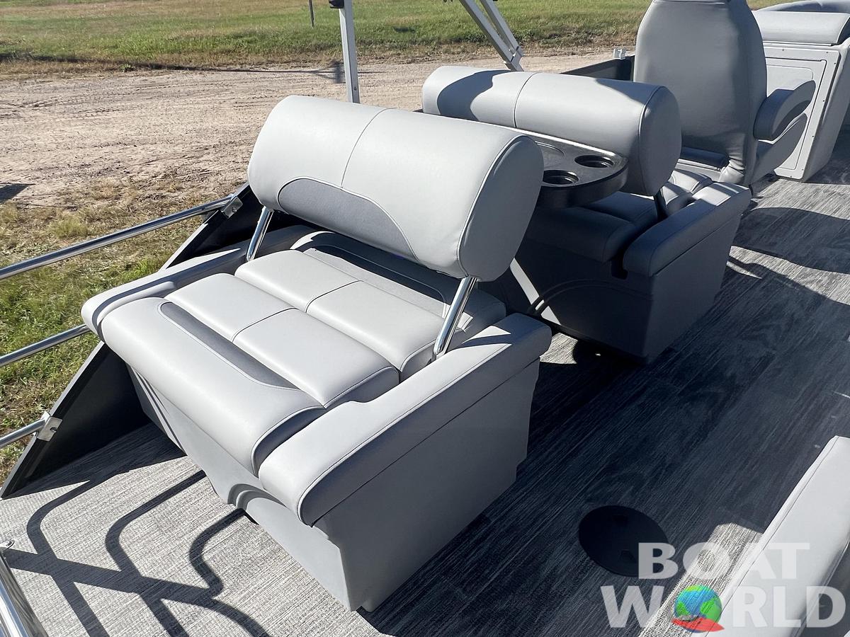 2026 Bentley Pontoons Legacy 220 QSB Swingback
