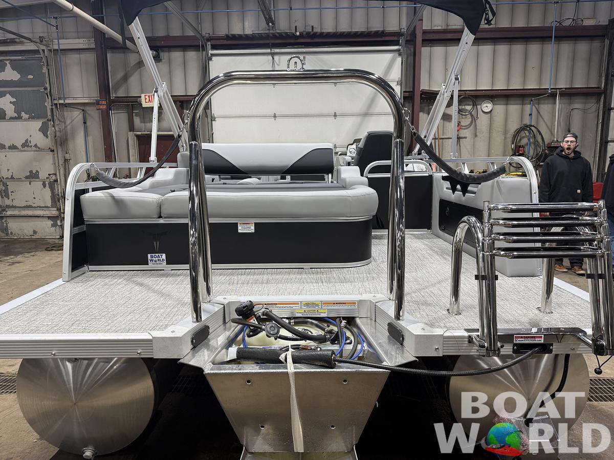 2026 Tahoe Sport VRB 2385 Swingback & 4-Stroke $34995