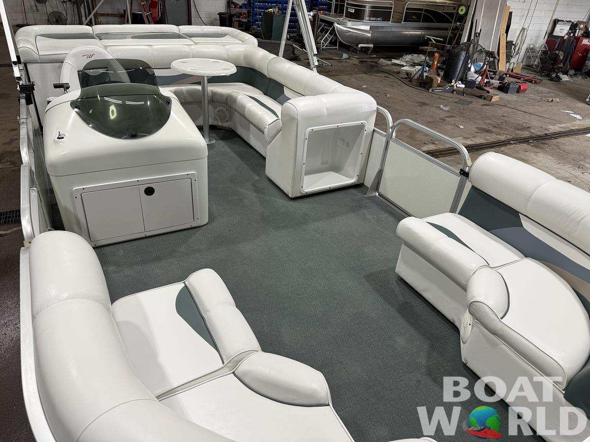Used 2003 Weeres 200 SunTanner & 60HP Johnson 4Stroke -$11,995