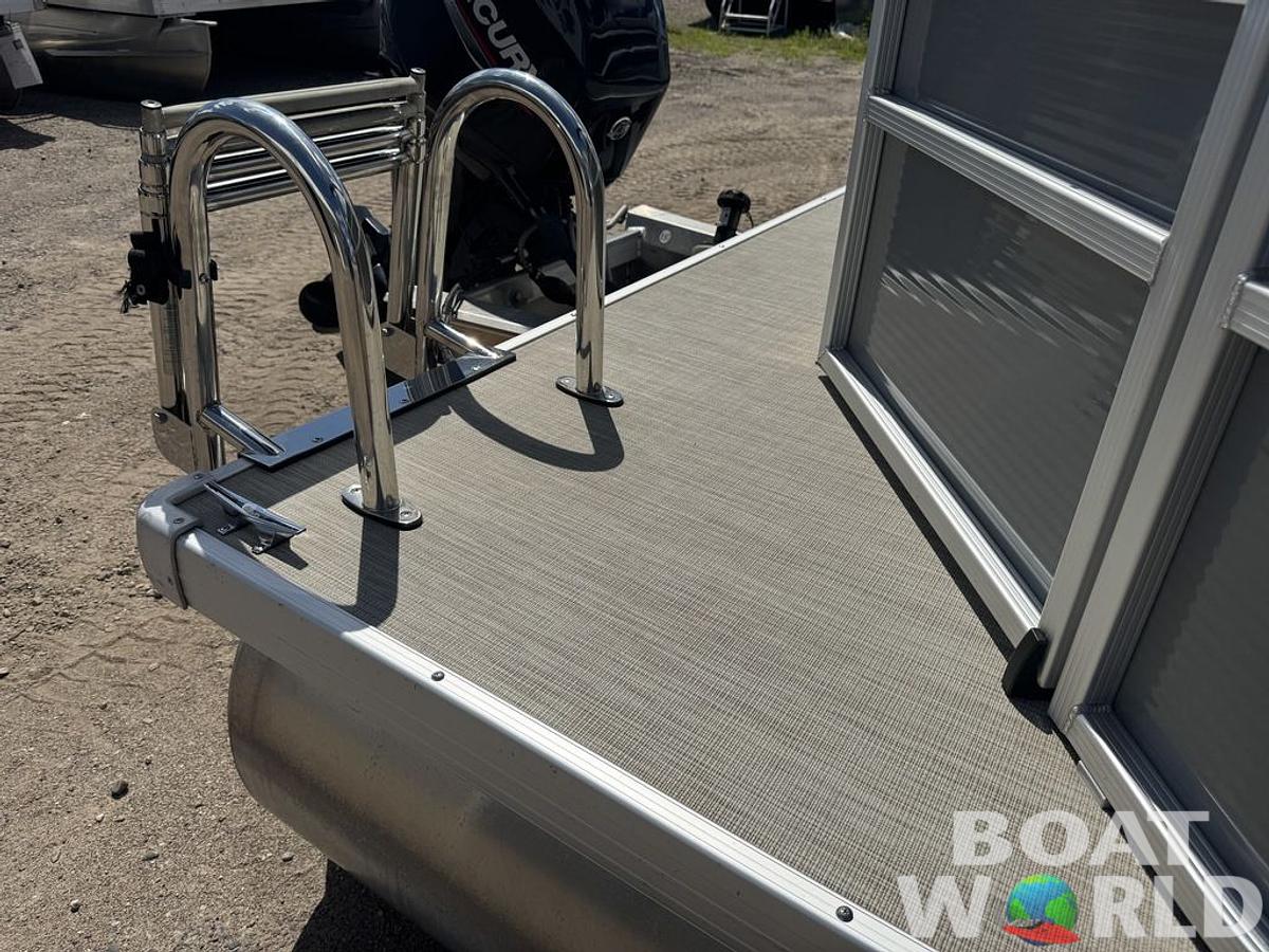 Used 2020 Princecraft Vectra 19 Pontoon