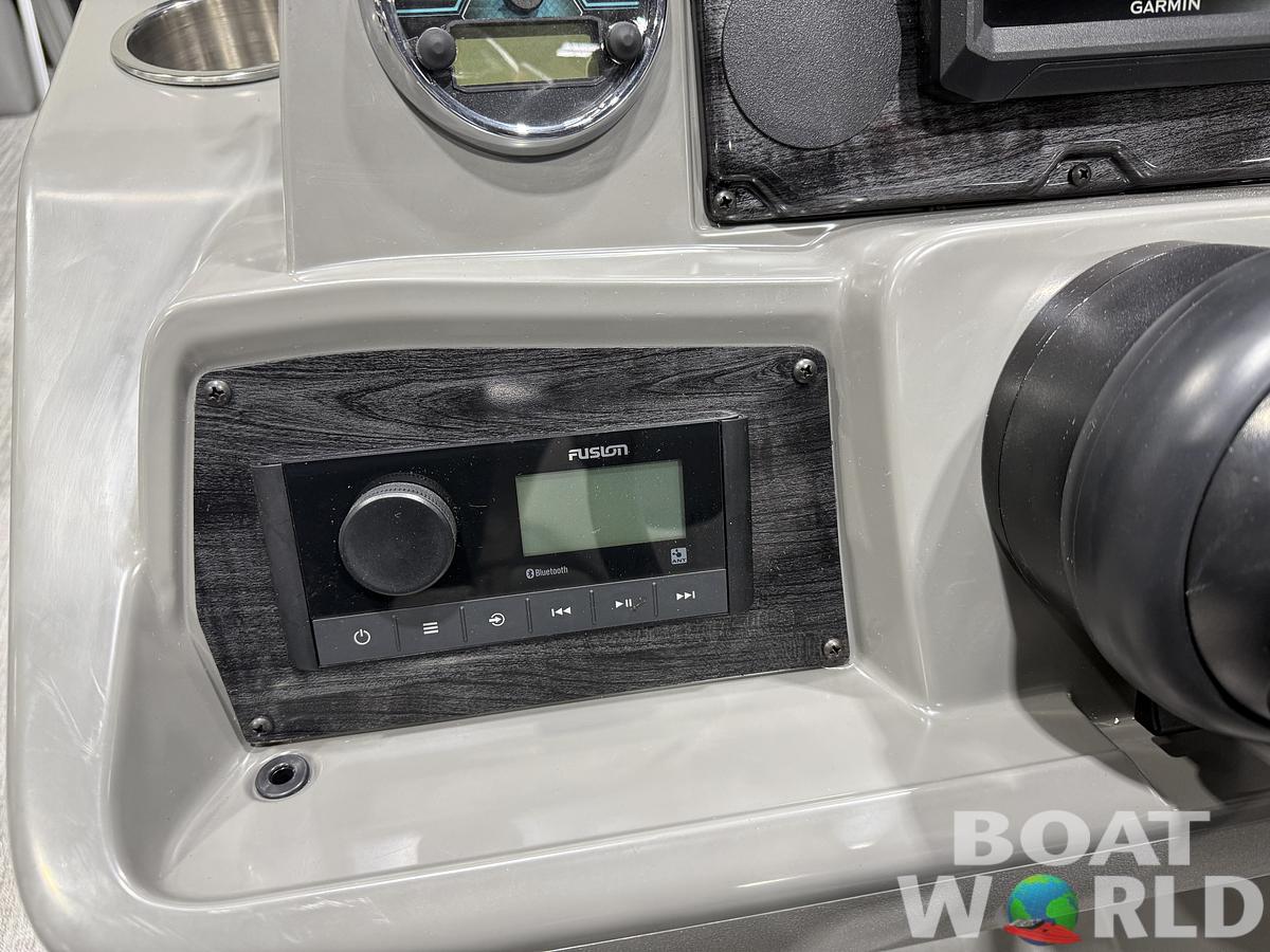 2026 Tahoe Sport Rear Fish 2180 & 4-Stroke $31995