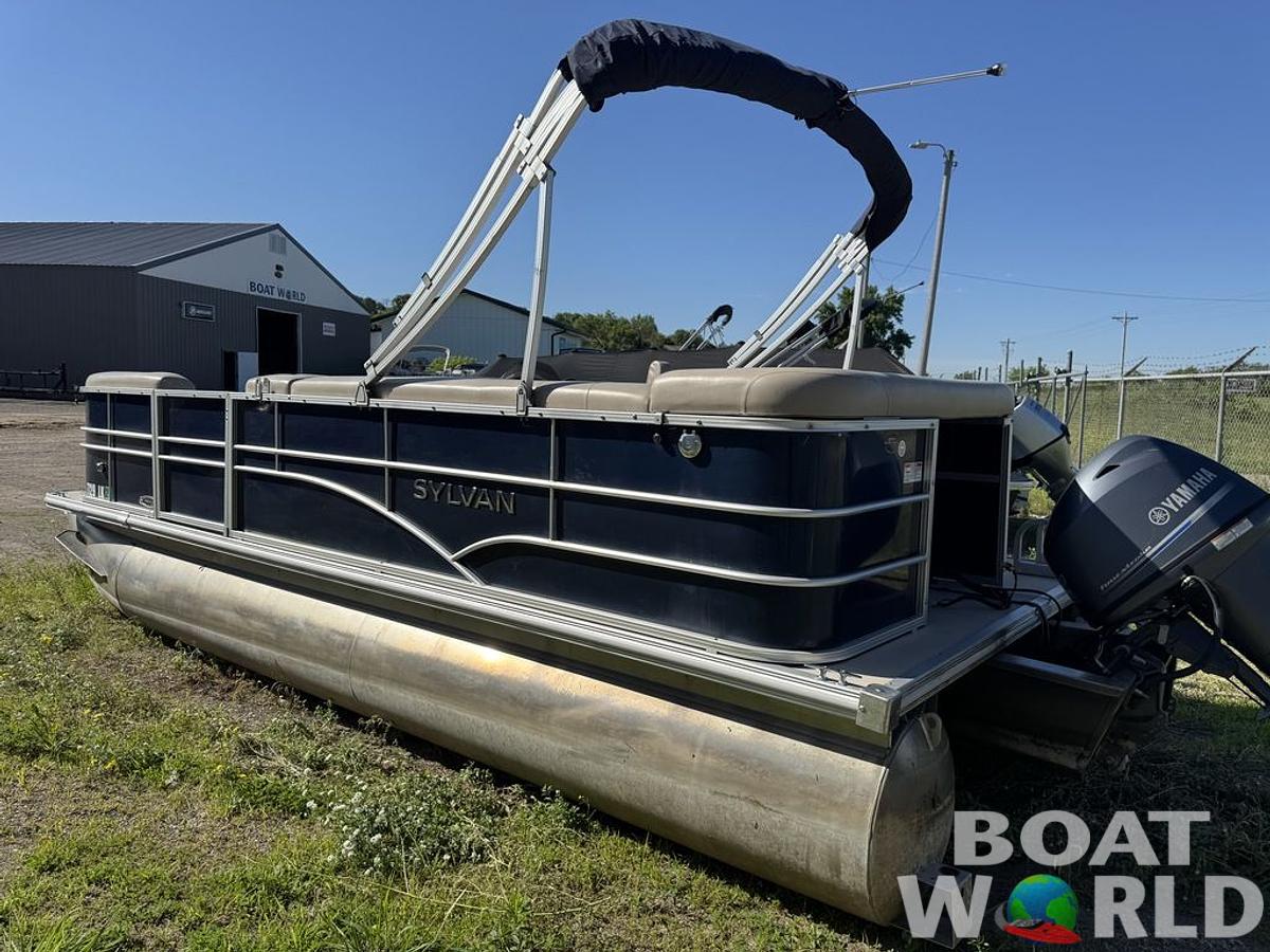 Used 2016 Sylvan 820 Cruise Pontoon