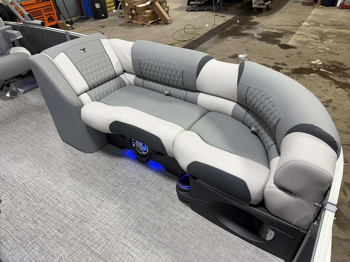 2025 Tahoe Pontoons Cascade 2385 Quad Lounge Shift SS Tritoon & Honda 225HP Outboard