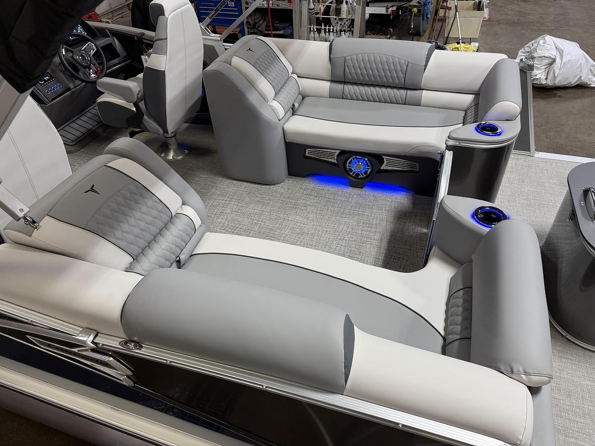 2025 Tahoe Pontoons Cascade 2385 Quad Lounge Tritoon & 225HP 4-Stroke