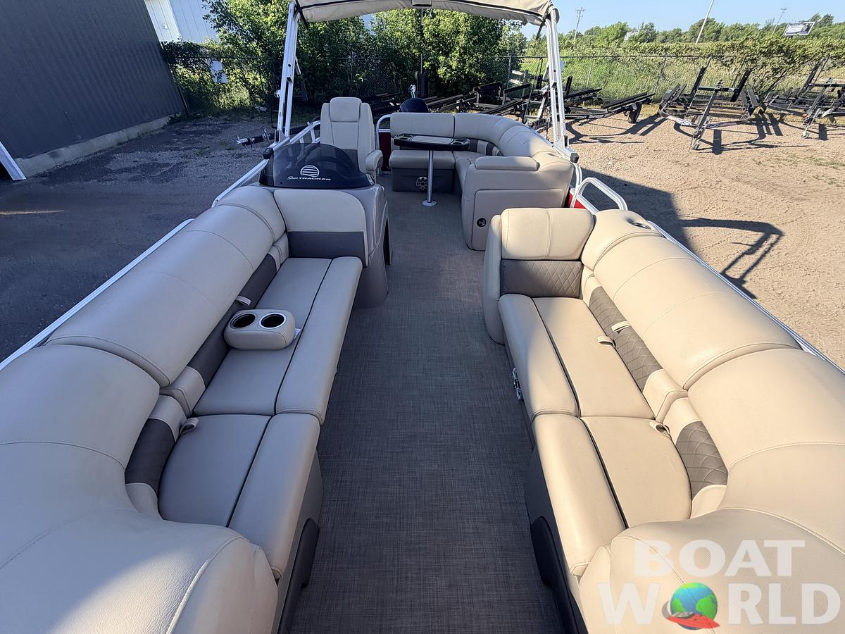 Used 2023 Sun Tracker Party Barge 20 DLX & 90HP Mercury 4Stroke -$27,995
