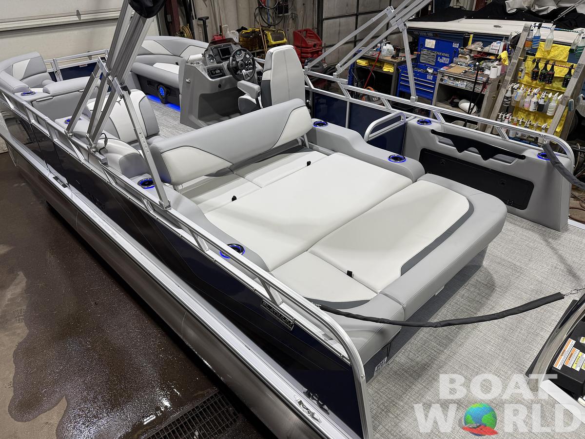 2026 Tahoe Sport 2385 Swingback (VRB) Tritoon 