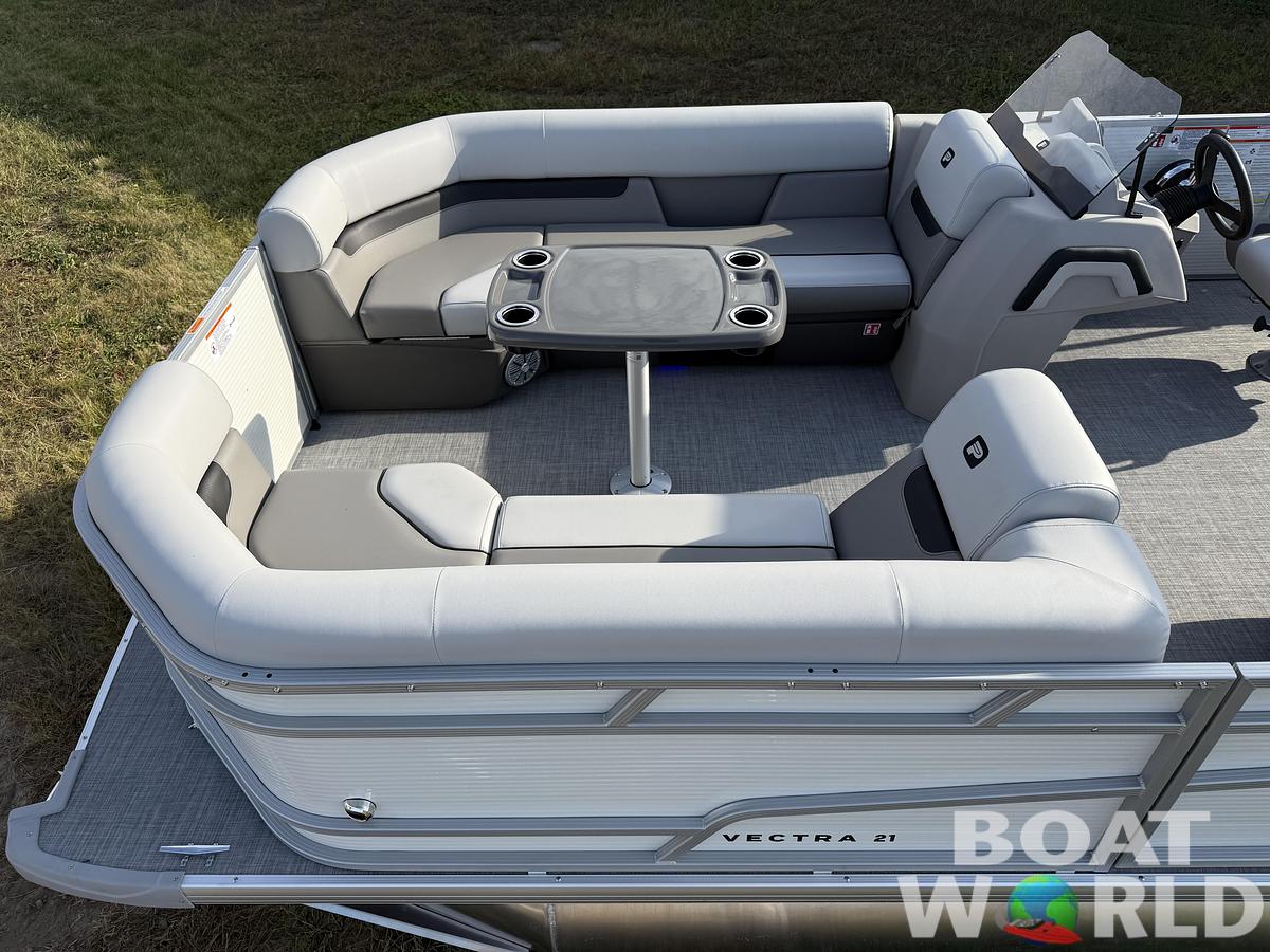 2026 Princecraft Vectra 21 Cruise Lounge Pontoon & Mercury 4-Stroke EFI