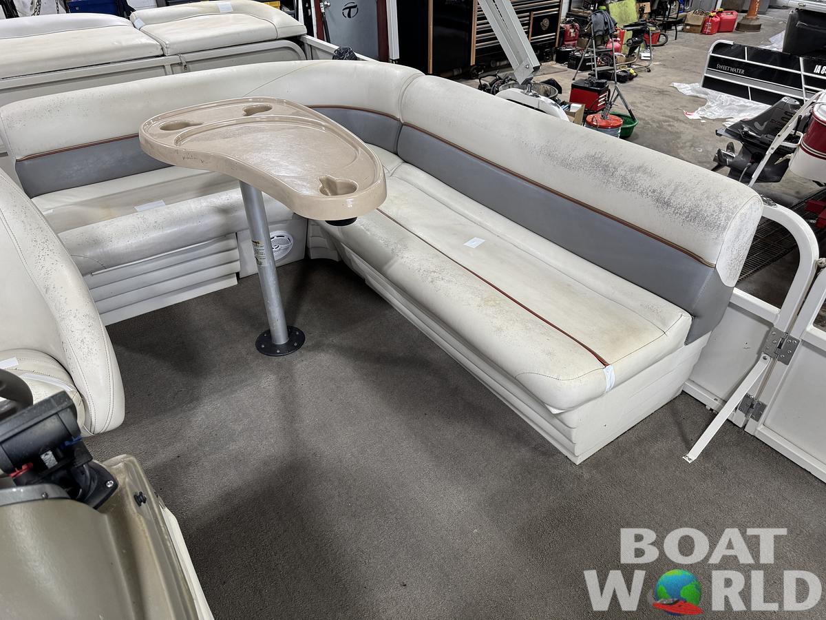 Used 2006 Crestliner  2085 Sport Classic Pontoon