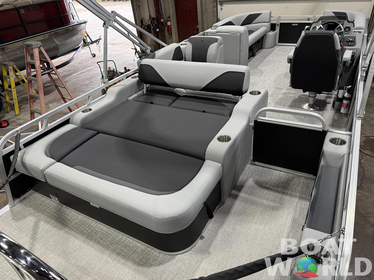 2027 Tahoe Sport VRB 2385 Swingback SE & 140HP $41995