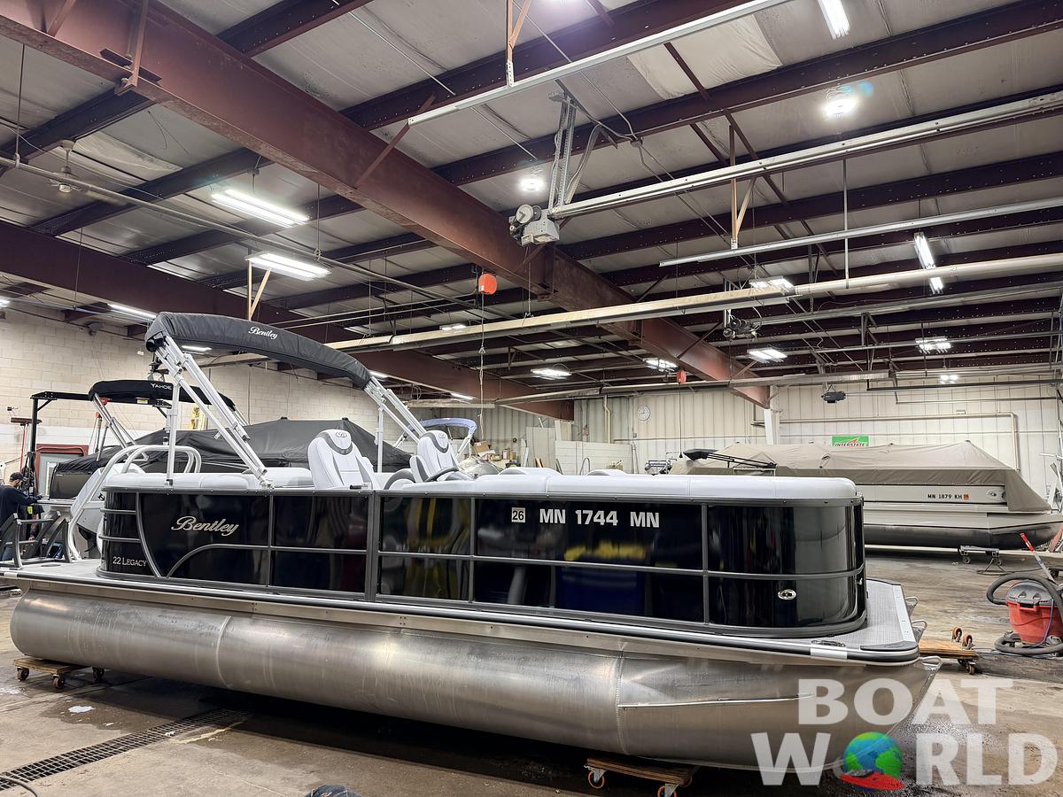 Used 2024 Bentley Pontoons Legacy 223 Navigator Quad Lounge Tri-toon Pontoon & 150HP Honda 4-Stroke EFI