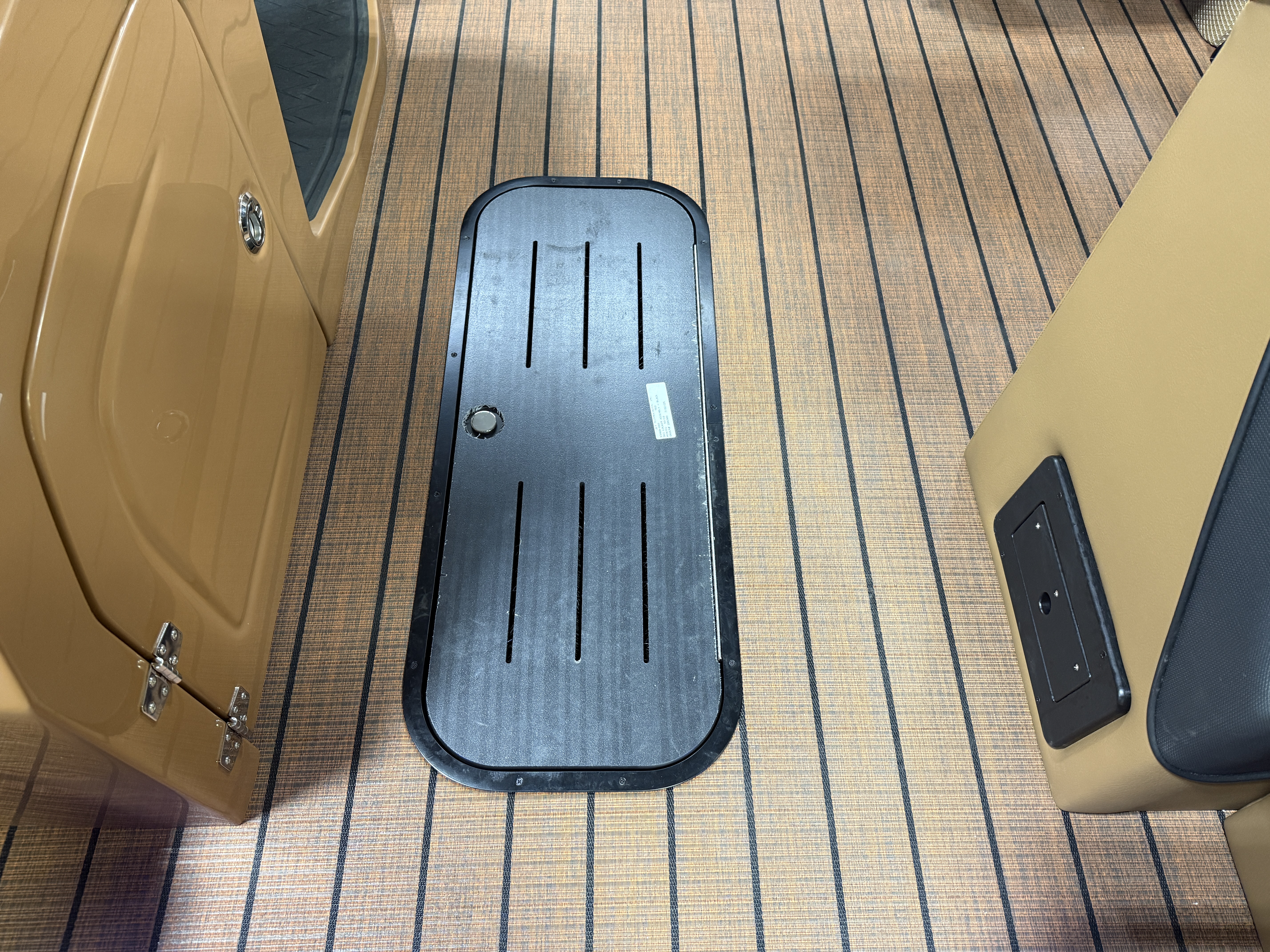 2026 Bentley Pontoons Elite 223 Admiral Quad Lounge Tritoon