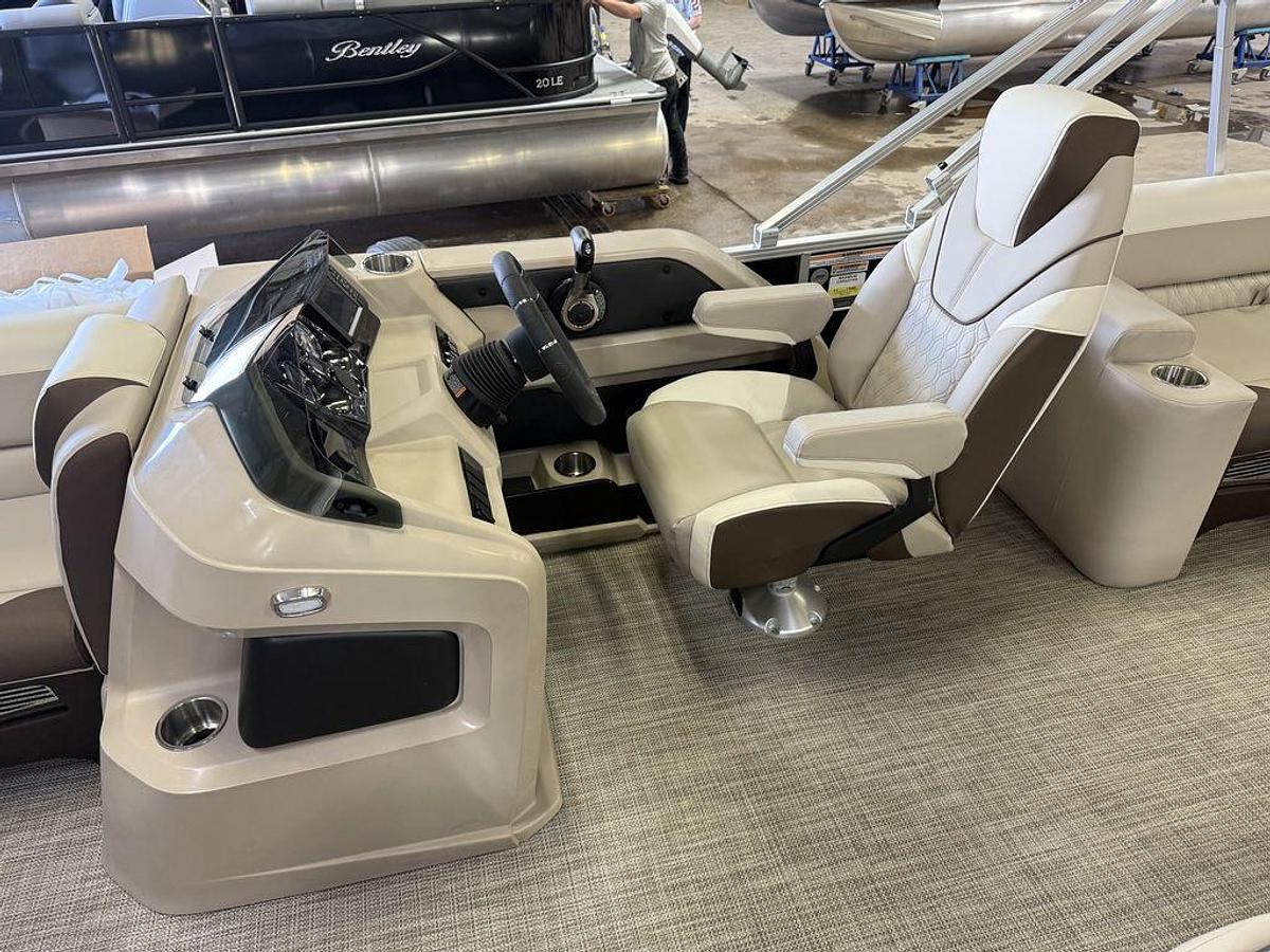 2025 Tahoe Pontoons LTZ 2385 Elite Cruise & Honda 4-Stroke EFI