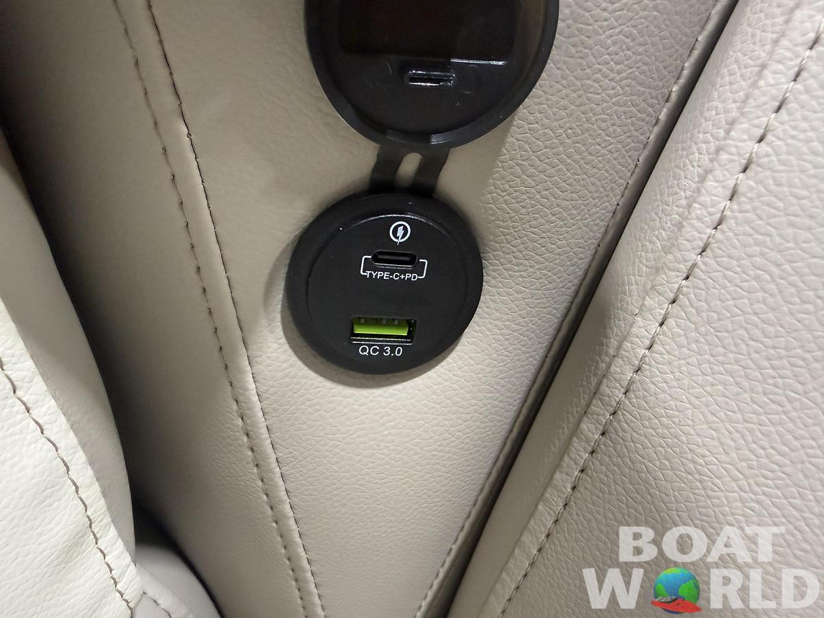 2026 Tahoe Sport Fish & Cruise 23E80 Pontoon $33995