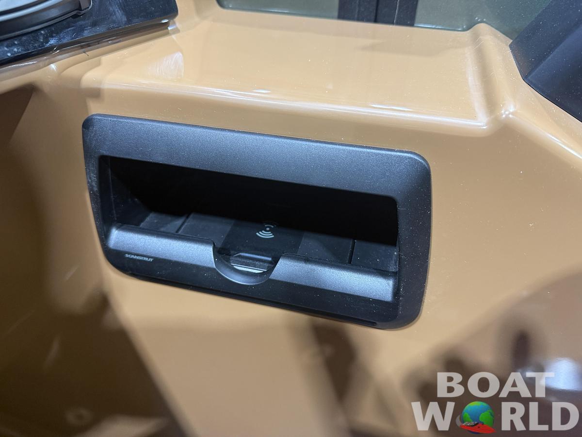 2026 Bentley Pontoons Elite 223 Admiral Quad Lounge Tritoon